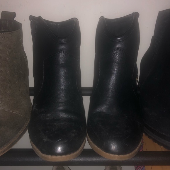 Booties. - Picture 2 of 8